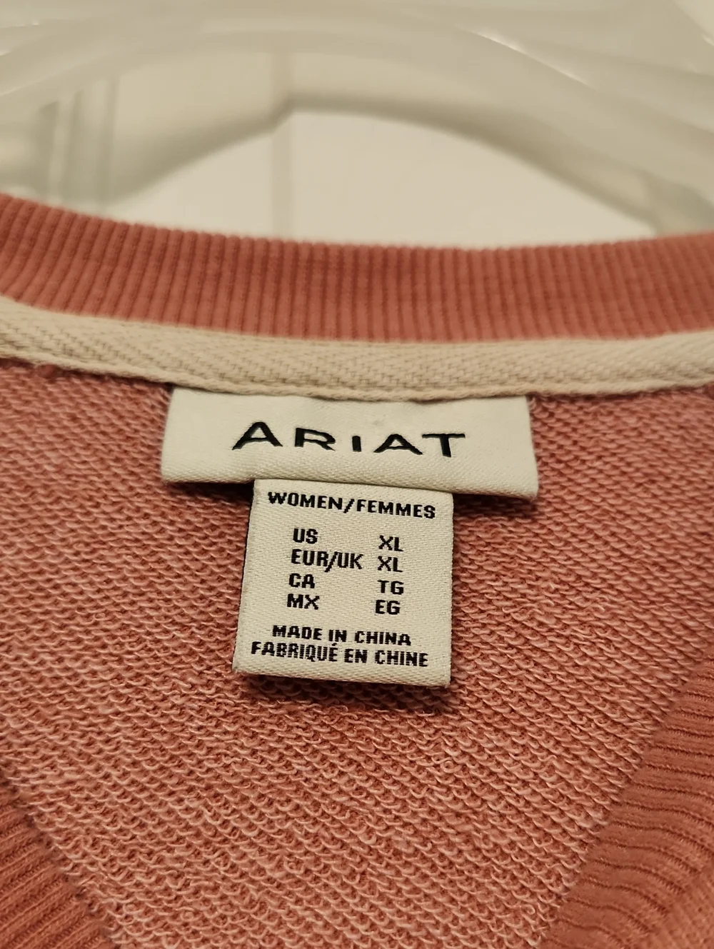 Ariat Women’s Crewneck Logo Sweatershirt in Dusty Rose - Picture 6 of 12